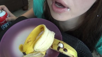 funny high definition eating banana