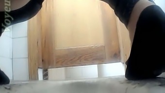 white juicy hidden cam hidden cam voyeur toilet public close up ass