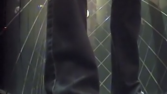 jeans voyeur pissing toilet pussy black blonde ebony