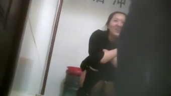 wet sweet friendly hidden chinese pissing toilet public cunt