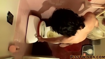 jerking gay high definition caught pissing toilet