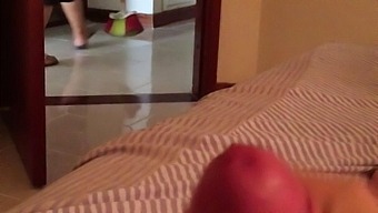 hotel maid flashing cum mature voyeur exhibitionists