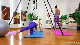 yoga fitness high definition gym lesbian pussy